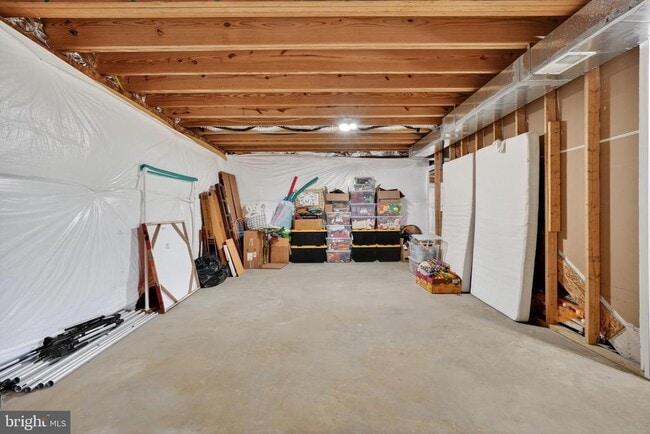 Building Photo - 40 Gina Dr