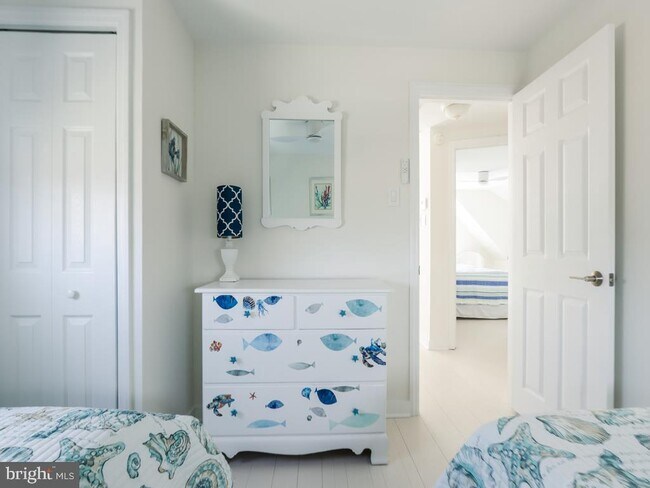 Building Photo - 121 E Sand Dune Ln