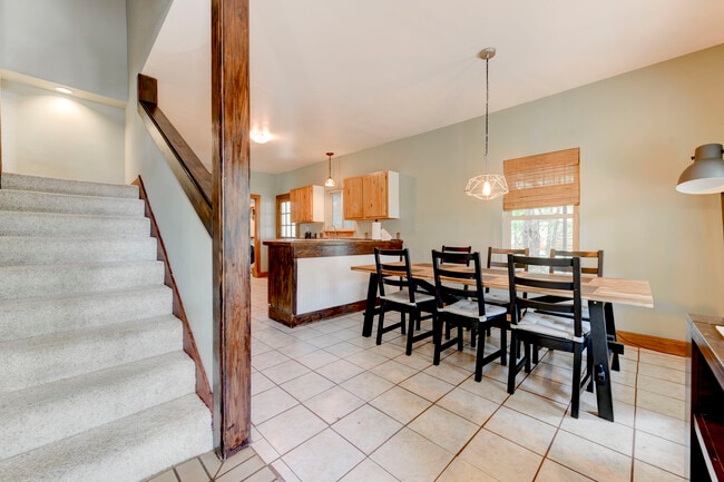 Building Photo - 13918 Hummingbird Ln