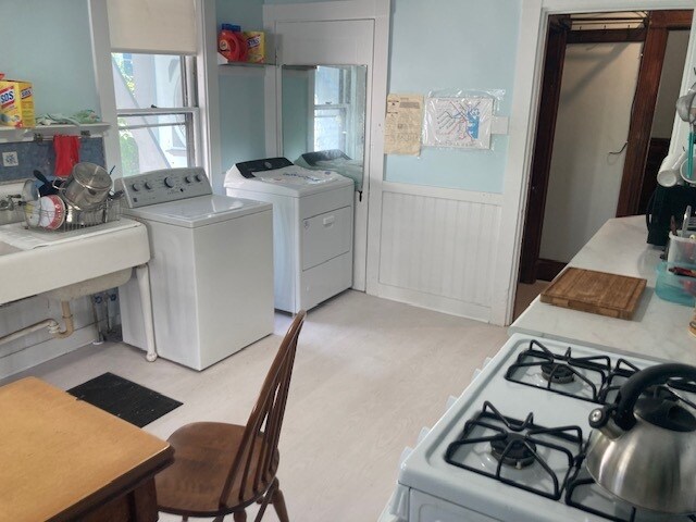 Building Photo - 2 Marlowe St