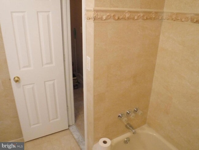 Building Photo - 540 George St