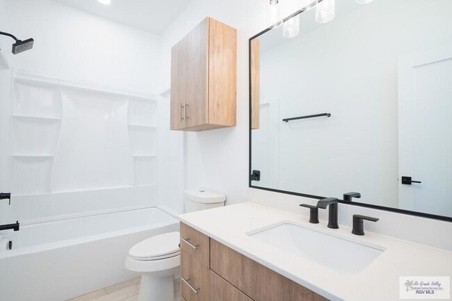 Building Photo - 3604 Hidalgo Cir