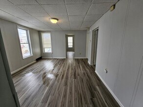 Building Photo - 310 W 18th St