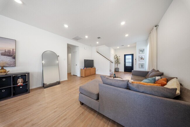 Building Photo - 6304 Barrington Clf Trl