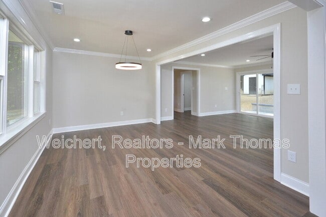 Building Photo - 1705 Mason Rd