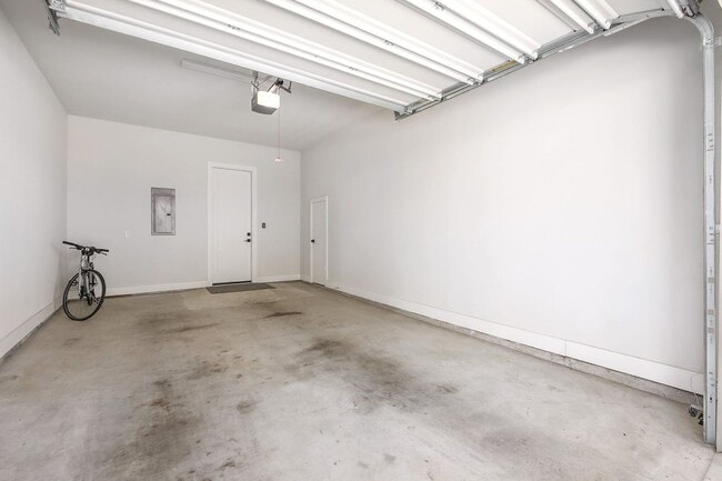 Building Photo - 4804 Duval Rd