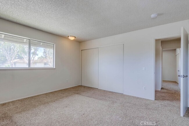 Building Photo - 9502 Pettswood Dr