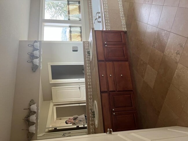 Building Photo - 15715 SE Bybee Dr