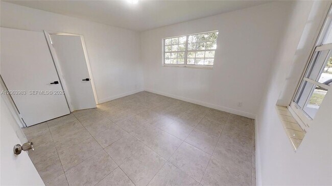 Building Photo - 490 NW 90th St