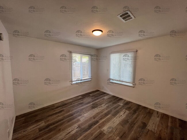 Building Photo - 3310 Eureka Pl
