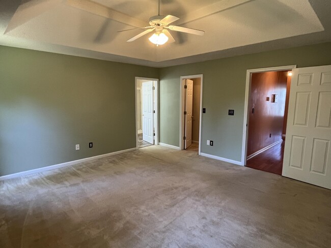 Building Photo - 4010 Nantucket Cir