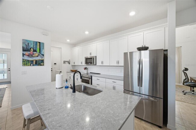 Building Photo - 6176 SW 93rd Ave