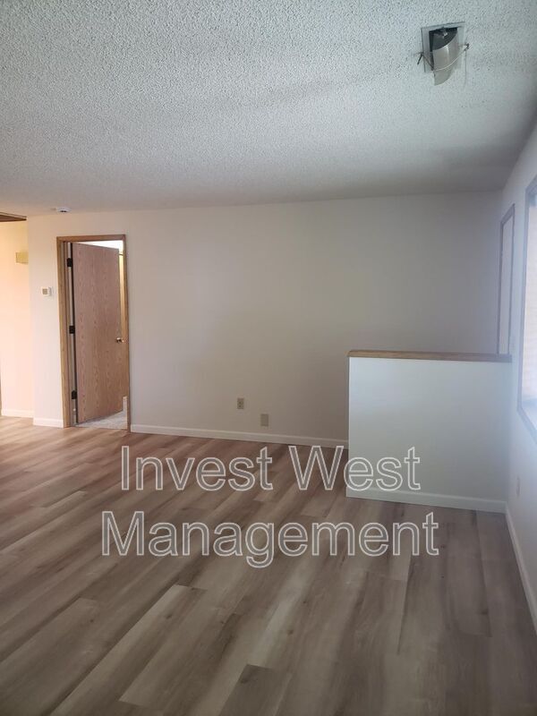 Building Photo - 1714 SE 145th Ct