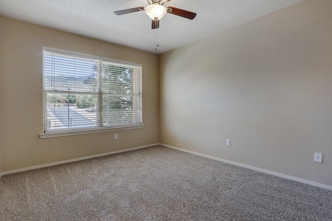 Building Photo - 6215 Goldfield Pl NE