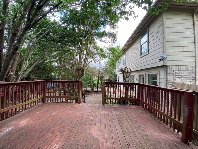 Building Photo - 3303 Bent Spring Ct