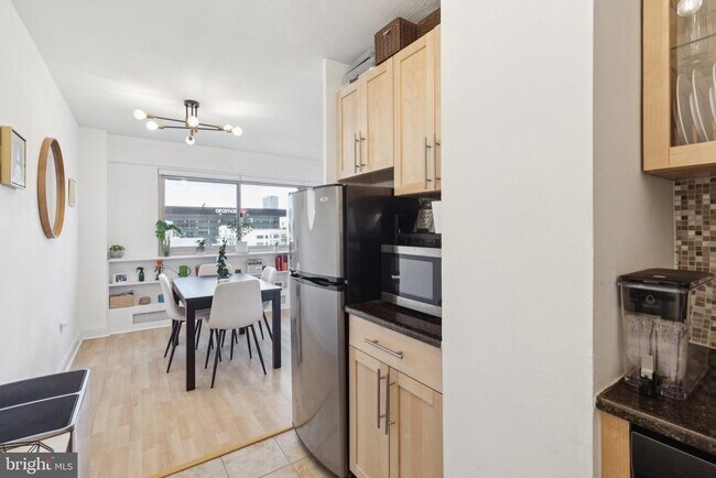 Building Photo - 2101 Chestnut St