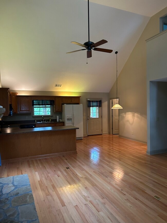 Building Photo - 513 Lapidary Ln