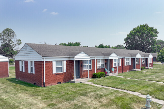 Primary Photo - 165 - DAWSON VILLAGE APARTMENTS