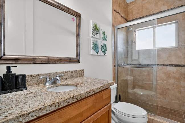 Building Photo - 1705 NE 11th St