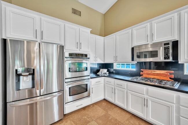Building Photo - 45607 Pelican Hill Ct