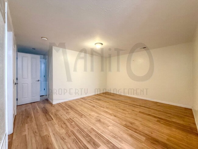 Building Photo - **MOVE IN SPECIAL** Spacious Eagle Ridge Home