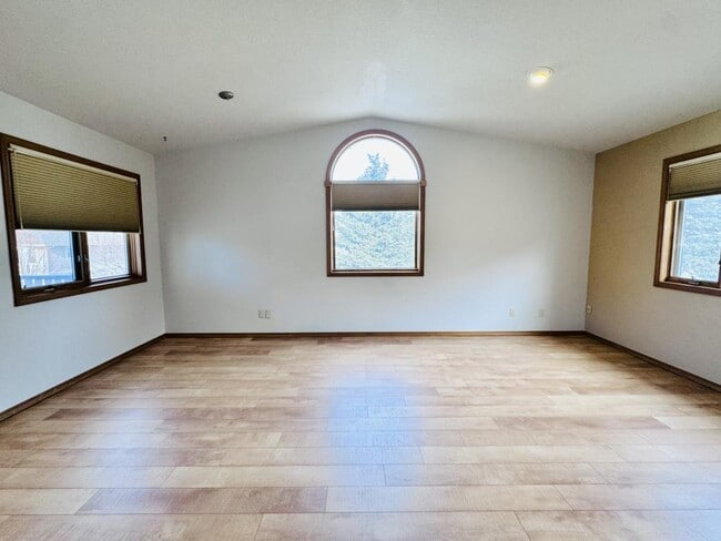 Building Photo - 2153 Alpine Dr