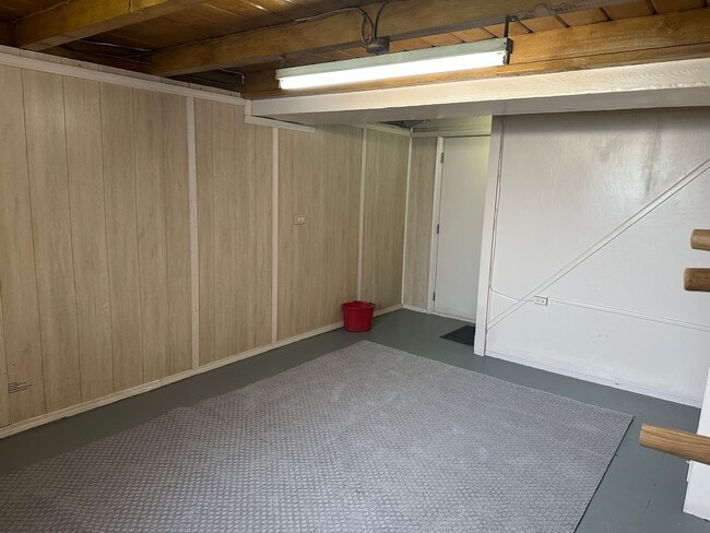 Building Photo - 2 Bedrooms 1 bath home for RENT