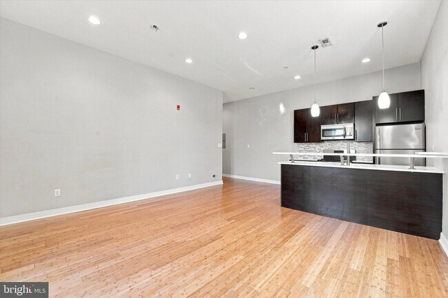 Building Photo - 655 59 N 16th Street Unit 1