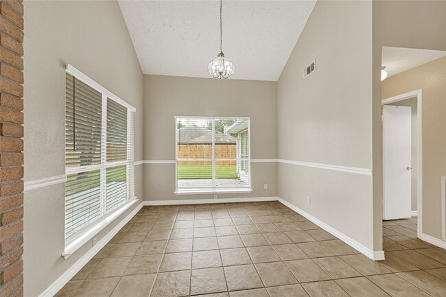 Building Photo - 12322 Meadow Ridge Dr