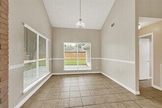 Building Photo - 12322 Meadow Ridge Dr