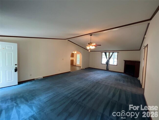Building Photo - 447 Kemp Rd