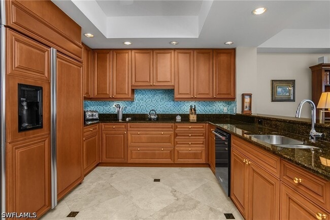Building Photo - 8787 Bay Colony Dr