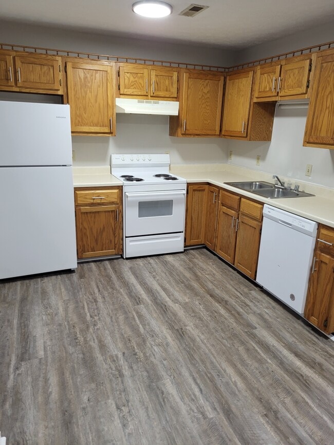 Building Photo - 103 Kayla Dr