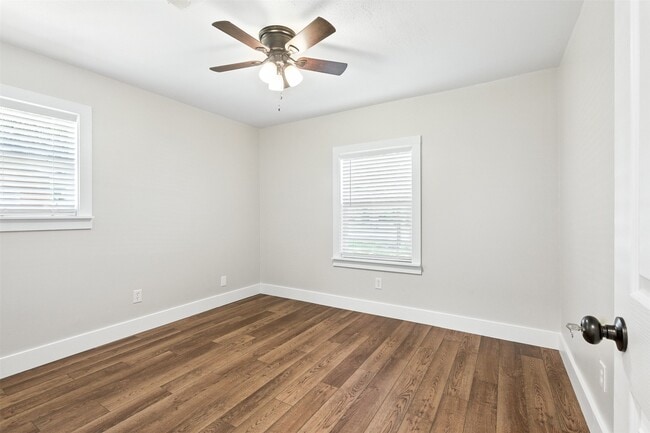 Building Photo - 2311 Brazeal St