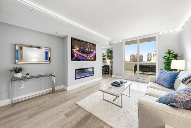 Building Photo - 255 Evernia St