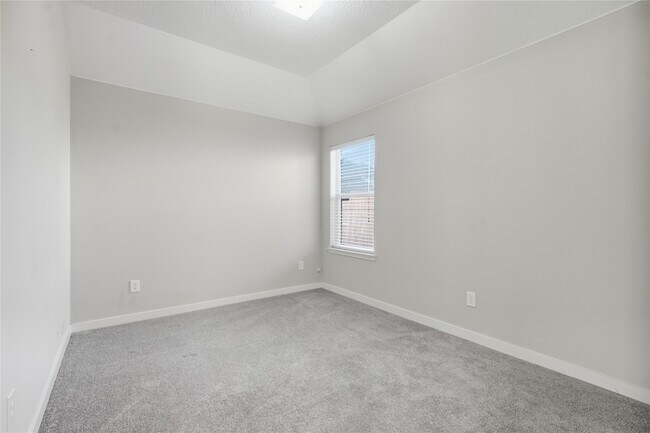 Building Photo - 2249 Waxwing Dr