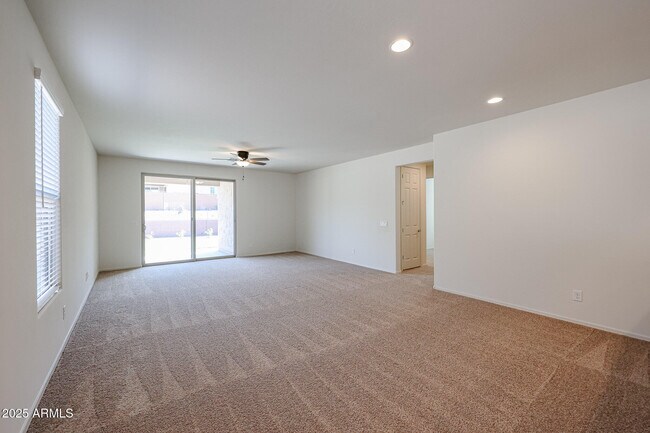 Building Photo - 7162 W Hedge Hog Pl