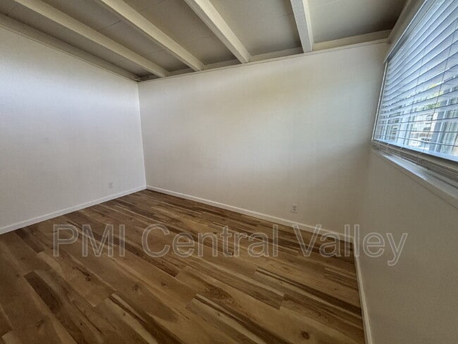 Building Photo - 944 Bridgewood Way