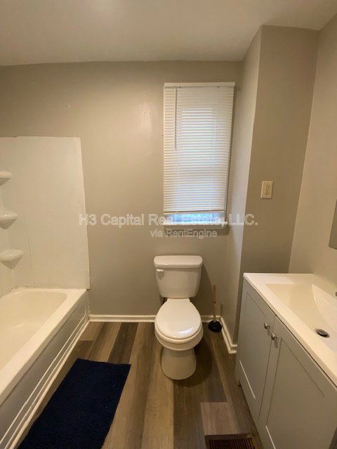 Building Photo - 2251 Delmar Ave