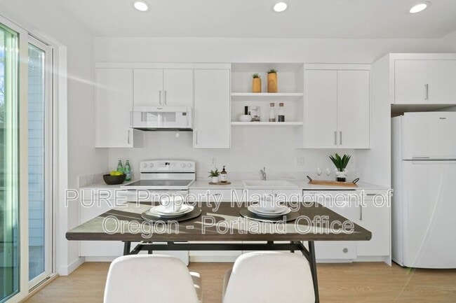 Building Photo - 725 SE 78th Ave