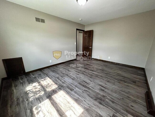 Building Photo - 12419 Cedar Lake Rd