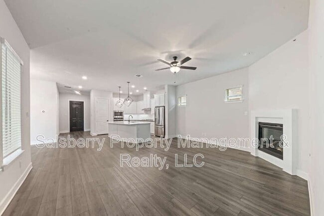 Building Photo - 9324 Trammel Davis Rd