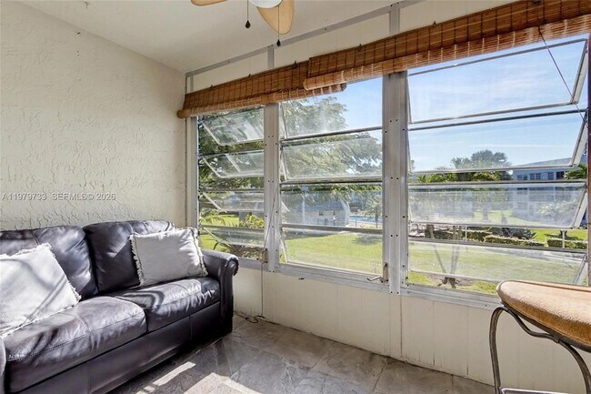 Building Photo - 6650 Royal Palm Blvd