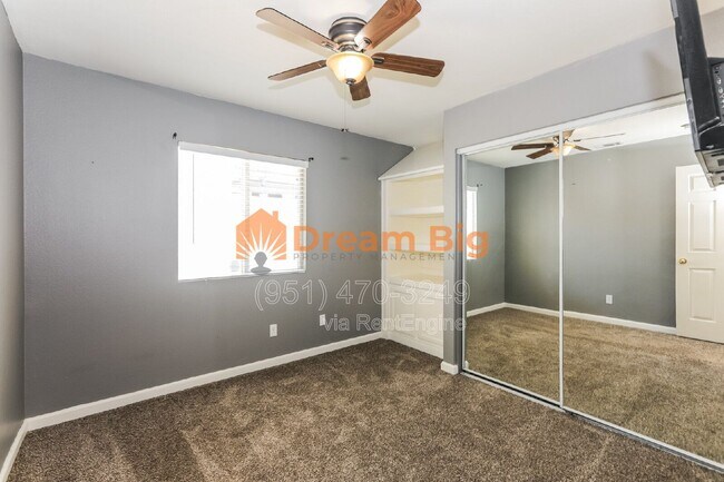 Building Photo - 1493 Evergreen Ave