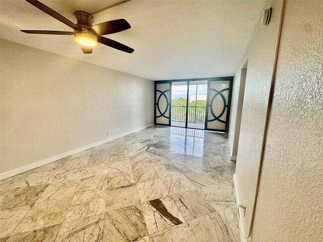 Building Photo - 13 Royal Palm Way