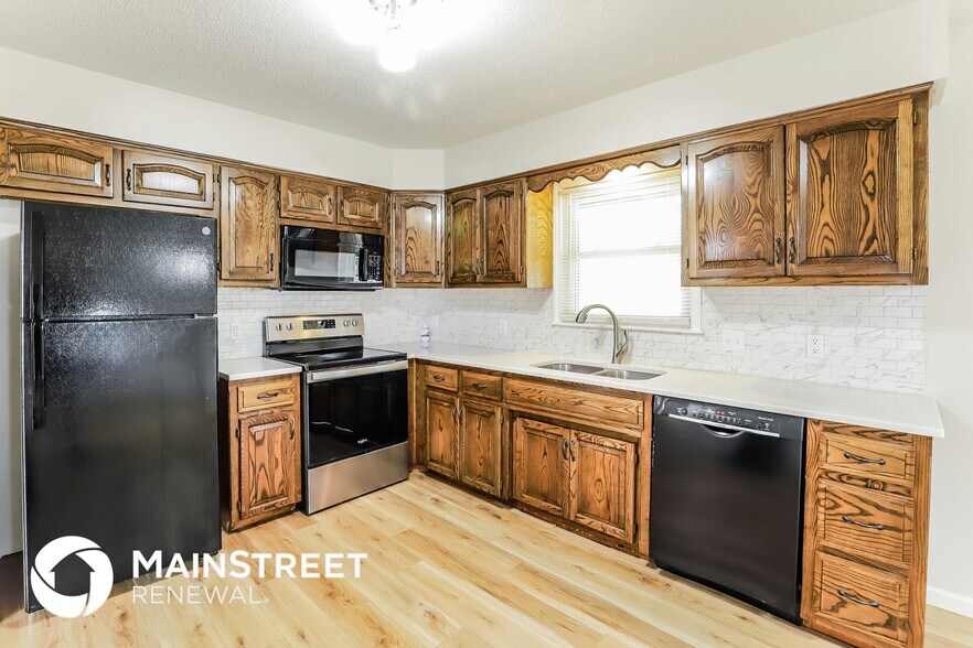 Building Photo - 810 Rowell St