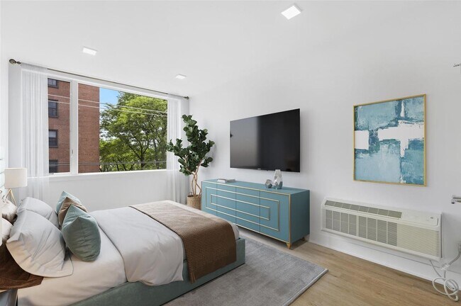 Building Photo - 148-150 70th St