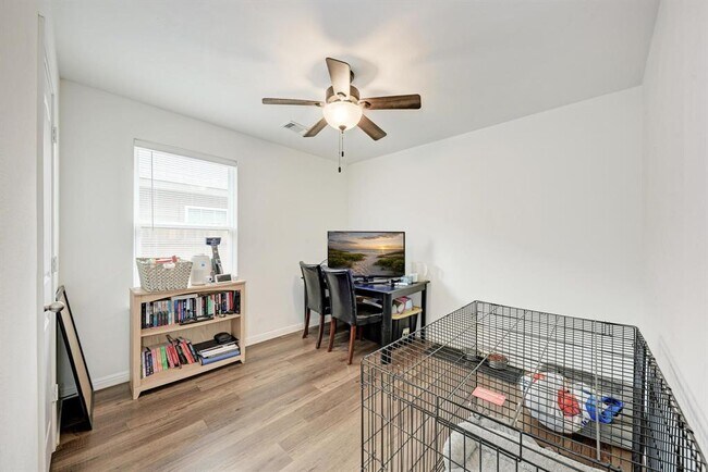 Building Photo - 132 Maywood Ln