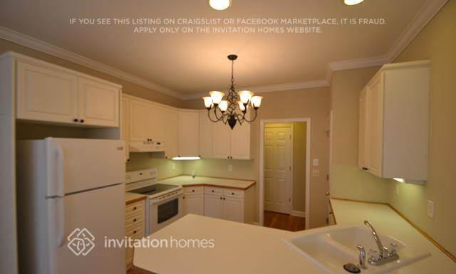 Building Photo - 2196 Woodbriar Dr