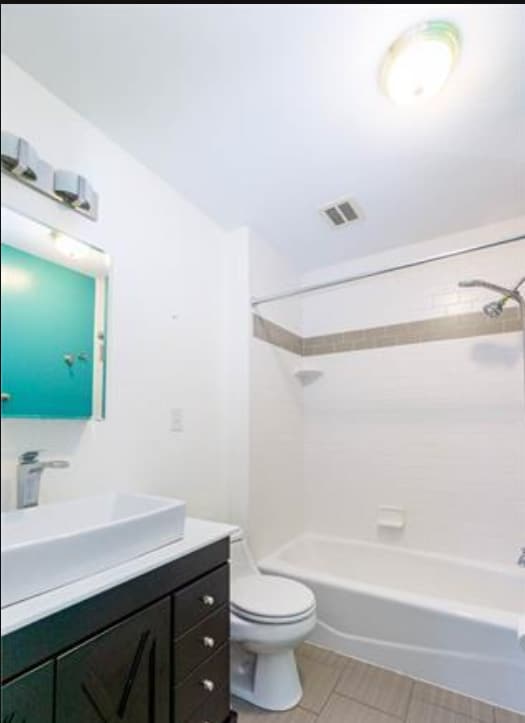 Building Photo - 4532 E Stephens Dr